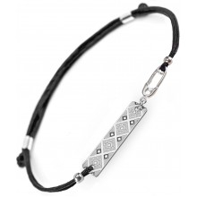 Серебряный браслет символы Украины Family Tree Jewelry Пластинка «Орнамент Борщевский» с булавкой черный на шелковой нити регулируется родированный для женщин и мужчин Серебряный браслет символы Украины Family Tree Jewelry Пластинка «Орнамент Борщевский» с булавкой черный на шелковой нити регулируется родированный для женщин и мужчин